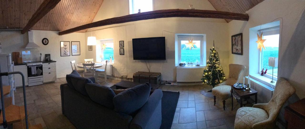Glamping Och Gardslagenhet Mellan Himmel Och Hav Appartement Skivarp Buitenkant foto