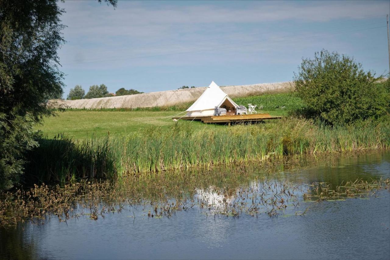 Glamping Och Gardslagenhet Mellan Himmel Och Hav Appartement Skivarp Buitenkant foto