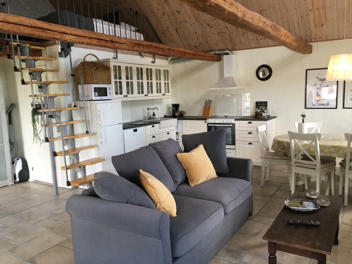 Glamping Och Gardslagenhet Mellan Himmel Och Hav Appartement Skivarp Buitenkant foto